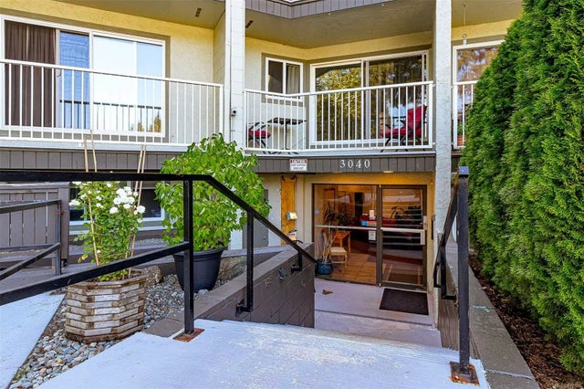 1 of 33 - 3040 Pine St 107, Chemainus, BC