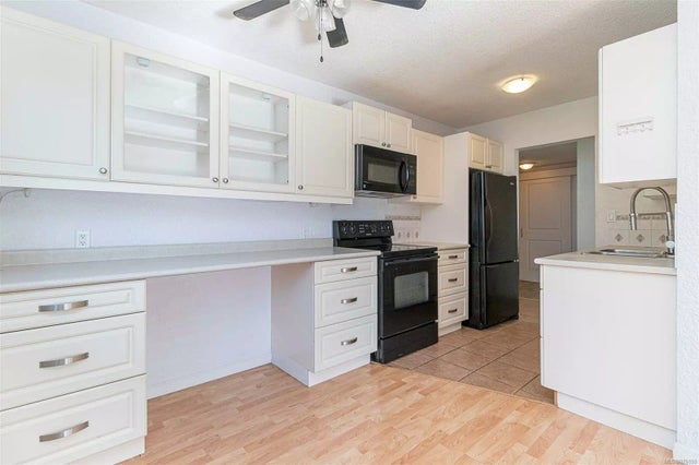 2 of 33 - 3040 Pine St 107, Chemainus, BC