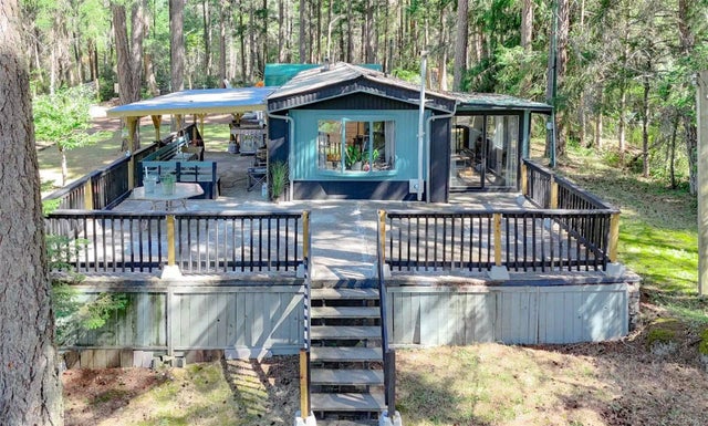 1 of 22 - 625 Gallagher Way, Gabriola Island, BC