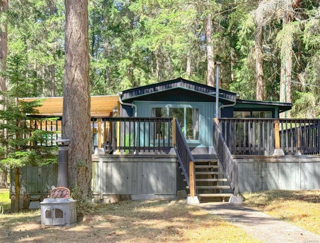 2 of 22 - 625 Gallagher Way, Gabriola Island, BC