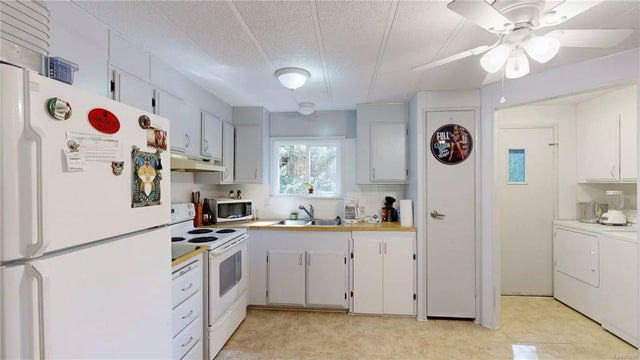 3 of 22 - 625 Gallagher Way, Gabriola Island, BC