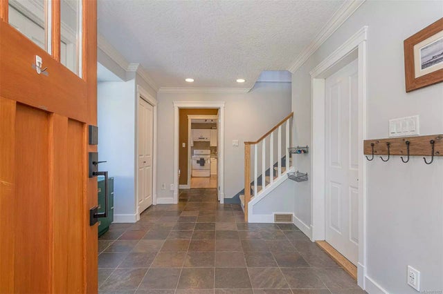 3 of 37 - 1591 Simon Pl, Cowichan Bay, BC