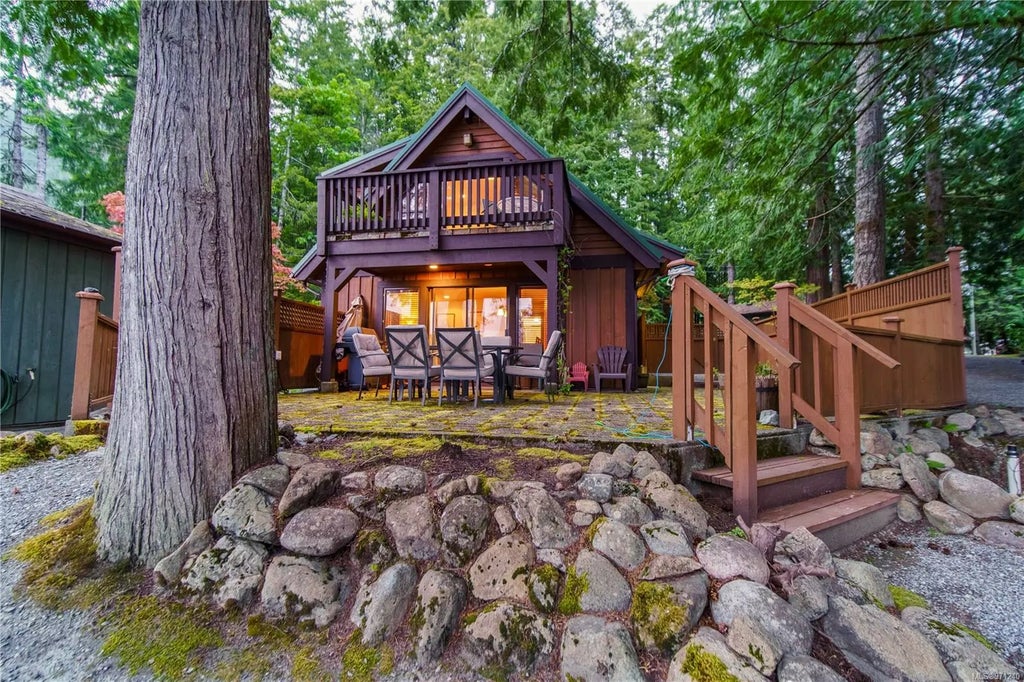 8360 Sa-seen-os Rd 4, Youbou