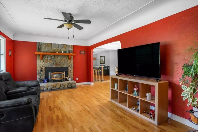 5 of 15 - 9506 South Shore Rd, Honeymoon Bay, BC