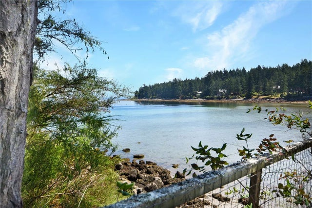 1 of 42 - 10 Decourcy Dr, Gabriola Island, BC