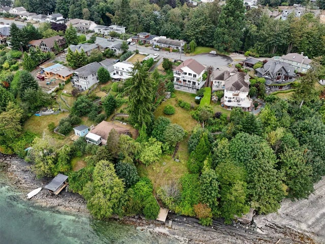 2 of 35 - 10045 Beach Dr, Chemainus, BC