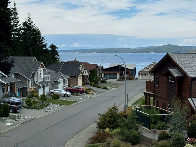 2 of 39 - 9044 Driftwood Rd, Chemainus, BC