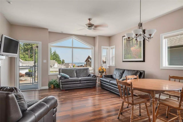 4 of 39 - 9044 Driftwood Rd, Chemainus, BC
