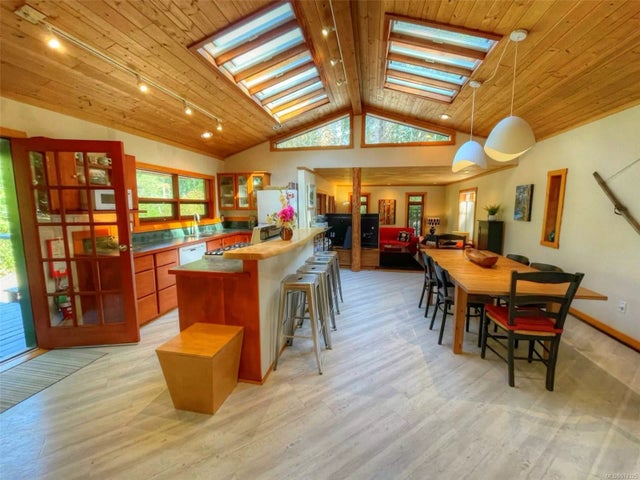 3 of 24 - 3075 Brigantine Cres, Hornby Island, BC