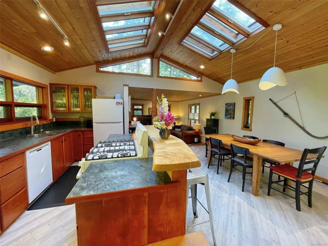 4 of 24 - 3075 Brigantine Cres, Hornby Island, BC