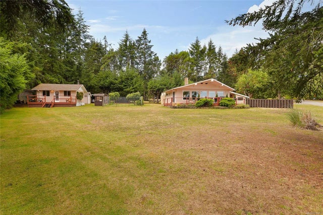 2 of 55 - 505 Arbutus Dr, Mayne Island, BC