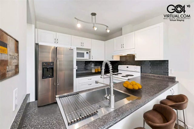 3 of 33 - 9916 Daniel St 301, Chemainus, BC