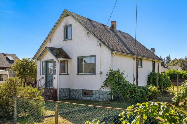 1 of 27 - 2884 Rose St, Chemainus, BC