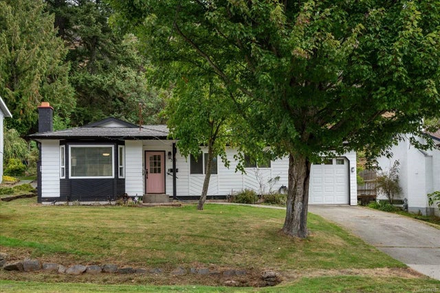 2 of 39 - 3716 Howden Dr, Nanaimo, BC