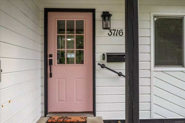 3 of 39 - 3716 Howden Dr, Nanaimo, BC