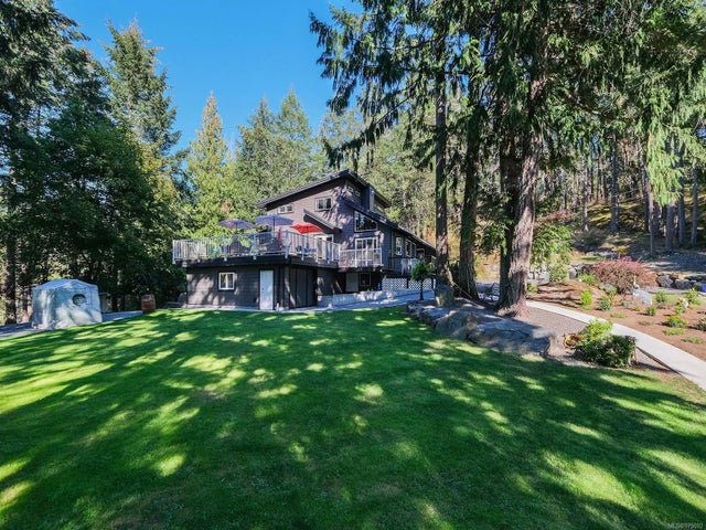 1 of 1 - 1600 Davies Rd, Highlands, BC
