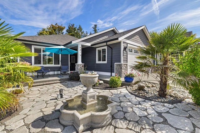 1 of 72 - 9814 Napier Pl, Chemainus, BC