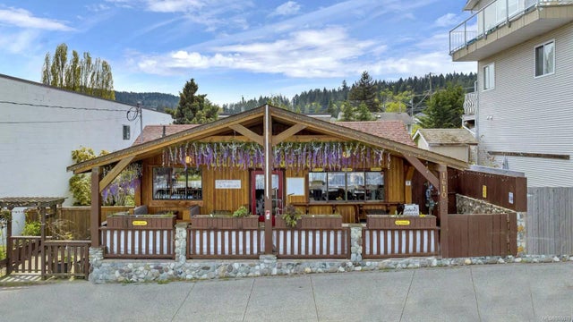 1 of 26 - 1610 Joan Ave, Crofton, BC