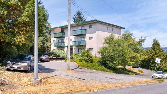 2 of 29 - 1420 Estevan Rd, Nanaimo, BC