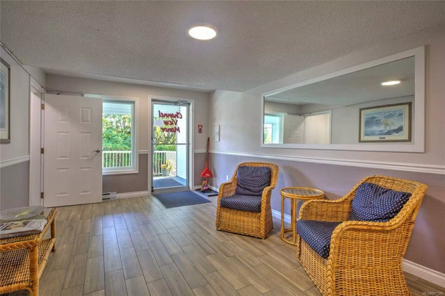 4 of 43 - 9942 Daniel St 202, Chemainus, BC