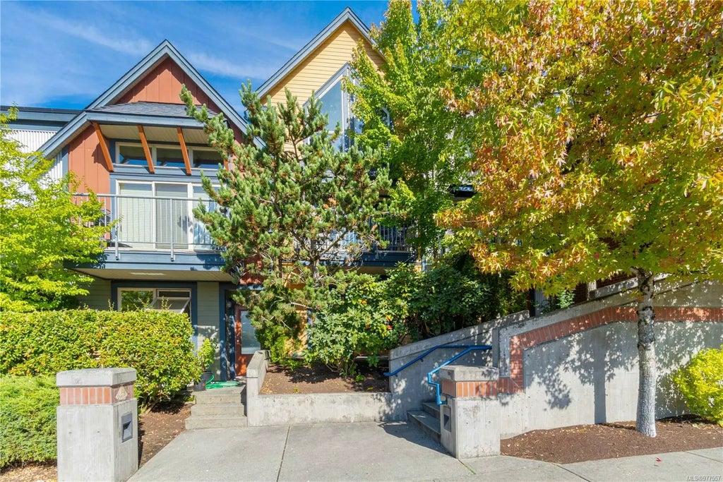 1406 Jingle Pot Rd 15, Nanaimo