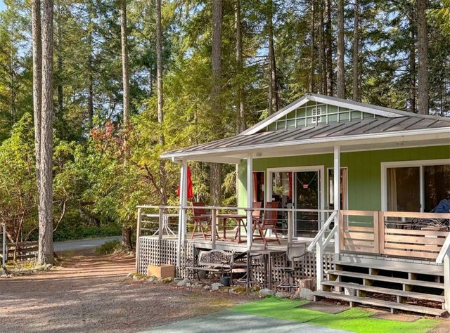 1 of 24 - 490 Berg Rd, Gabriola Island, BC