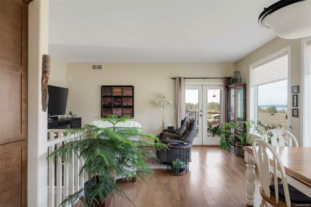 4 of 39 - 1584 Adelaide St 4, Crofton, BC