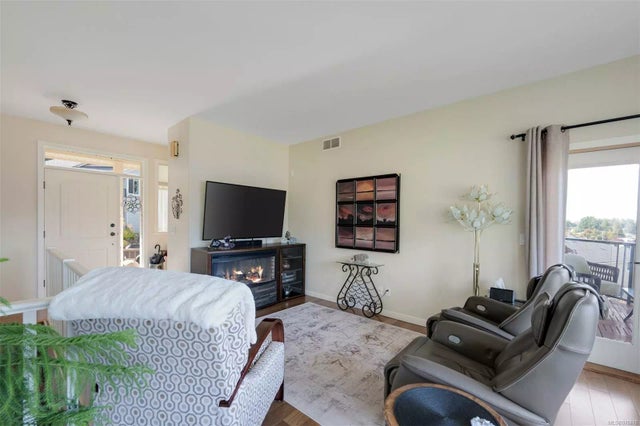 5 of 39 - 1584 Adelaide St 4, Crofton, BC