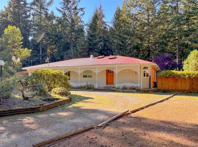 1 of 48 - 817 Valli Pl, Gabriola Island, BC