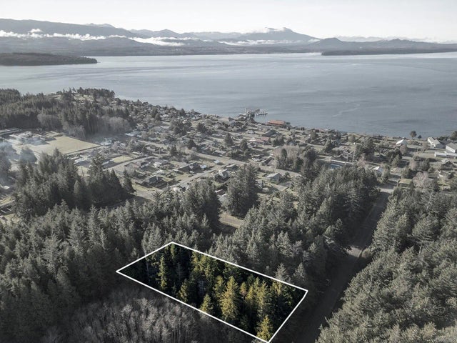 4 of 22 - 415 13th Ave, Sointula, BC