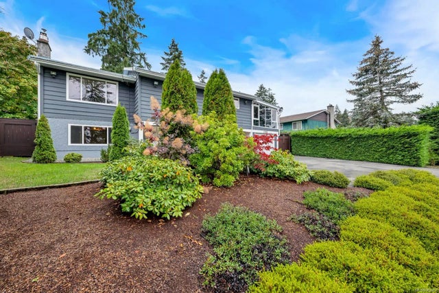 1 of 61 - 1704 Glen Rd, Cowichan Bay, BC