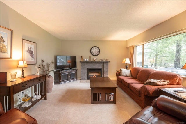 3 of 38 - 635 Pinewood Rd, Gabriola Island, BC