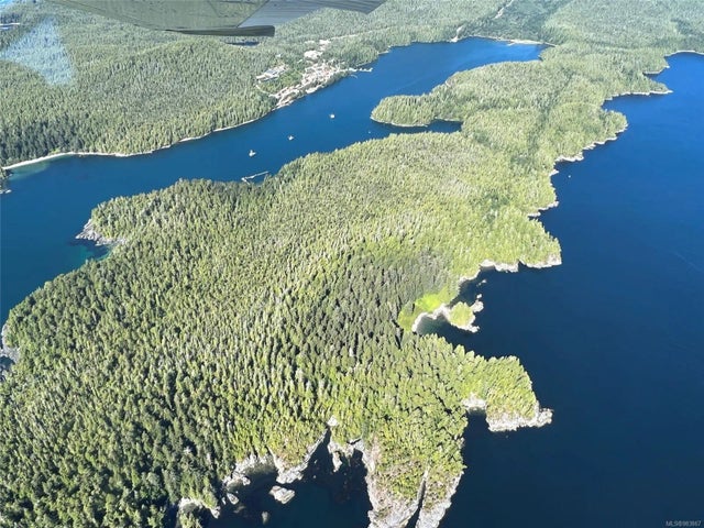 5 of 9 - Sl9 Hot Springs Oceanside , Tofino, BC