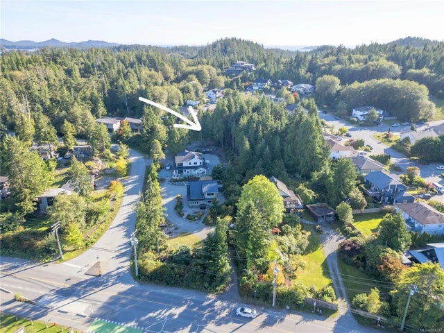 1 of 6 - Lot 1 Neilson Pl, Tofino, BC