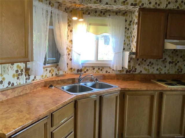 5 of 21 - 10 2nd St, Sointula, BC