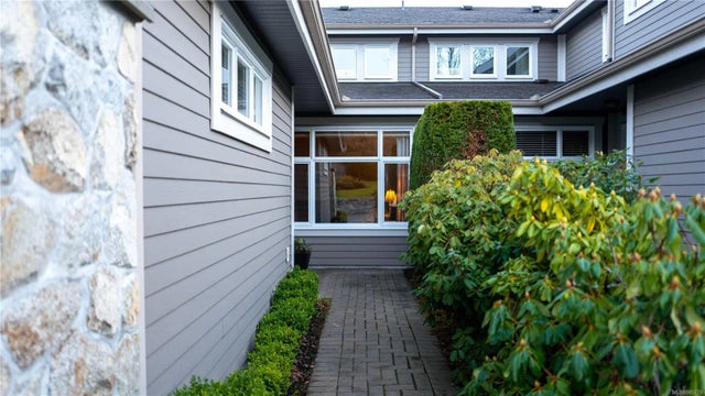 3 of 58 - 974 Sutcliffe Rd 8, Saanich, BC