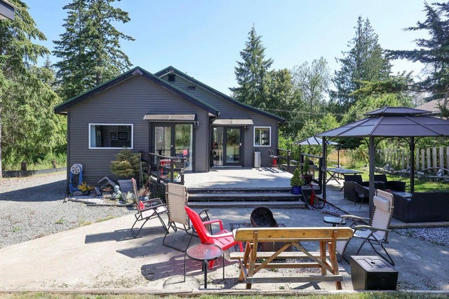 1 of 25 - 5617 Musgrave Rd, Union Bay, BC