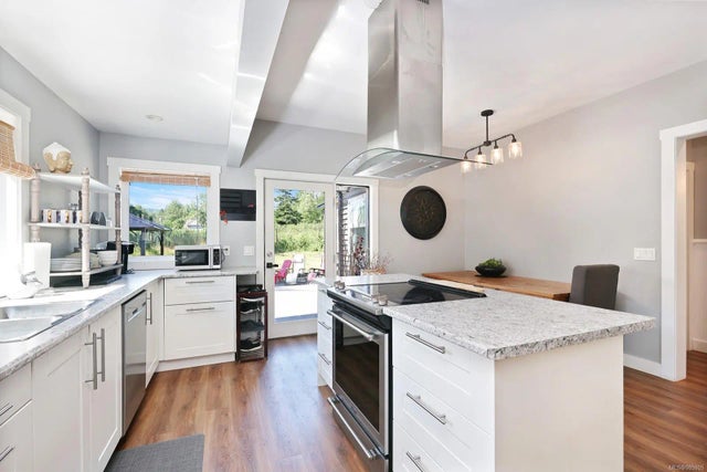 4 of 25 - 5617 Musgrave Rd, Union Bay, BC