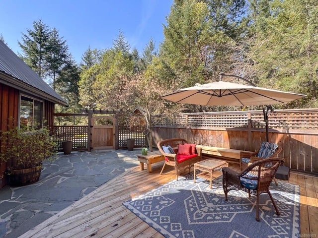 2 of 38 - 2510 Tyee Dr, Gabriola Island, BC