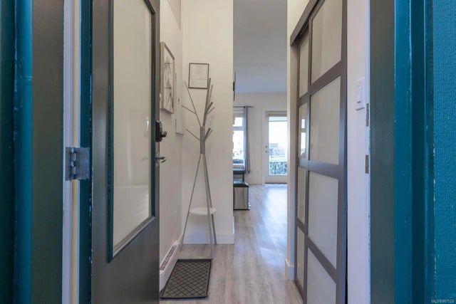 2 of 39 - 230 Main St 106, Tofino, BC