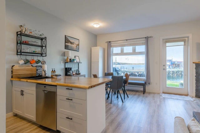 4 of 39 - 230 Main St 106, Tofino, BC