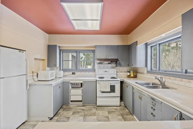 4 of 58 - 7326 Island Hwy N, Merville, BC