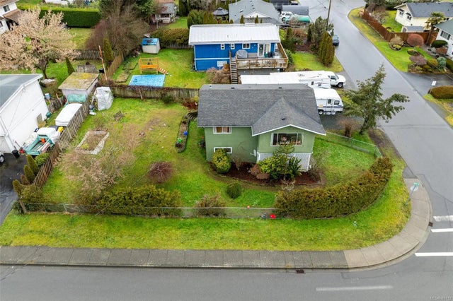 1 of 36 - 1532 Pauline St, Crofton, BC