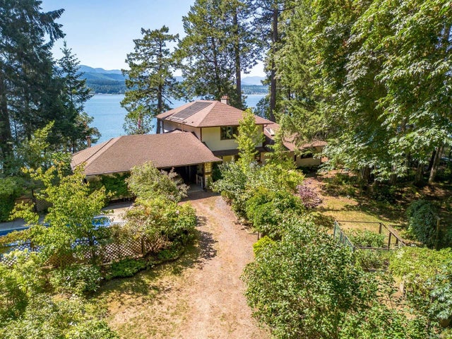 1 of 38 - 5189 Chrisman Rd, Denman Island, BC