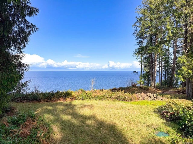 1 of 29 - 2350 Windecker Dr, Gabriola Island, BC