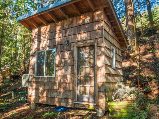 1 of 23 - 414 Bowsprite Cres, Mayne Island, BC