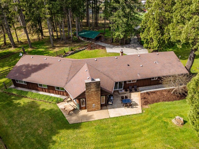 1 of 50 - 3551 Winn Rd, Merville, BC