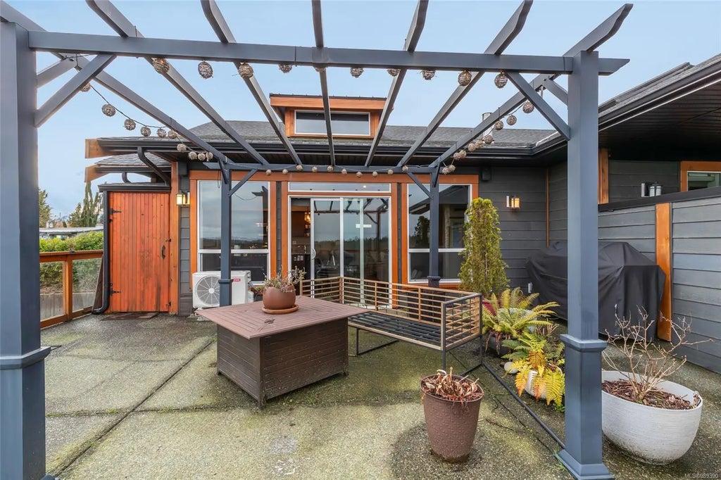 679 Terminal Ave 201, Nanaimo