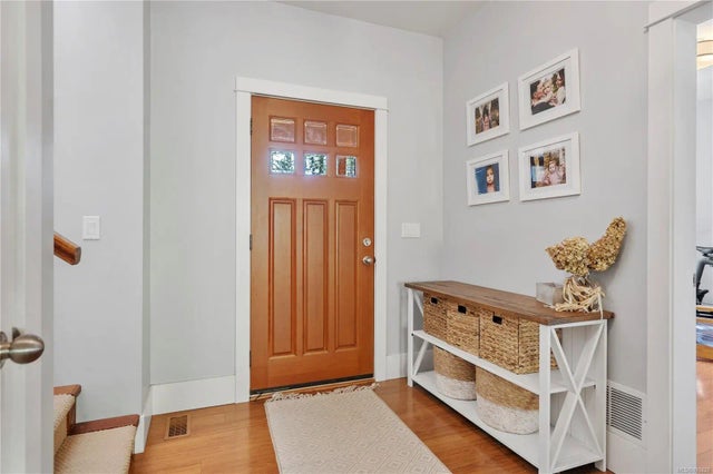 5 of 64 - 3649 Robb Pl, Highlands, BC