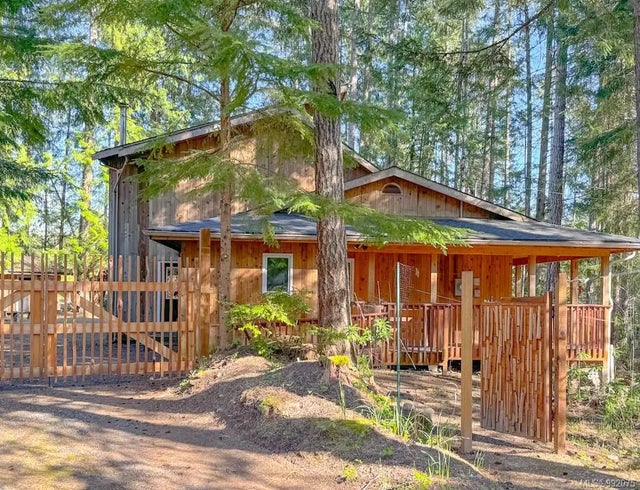 1 of 39 - 1024 Dirksen Rd, Gabriola Island, BC